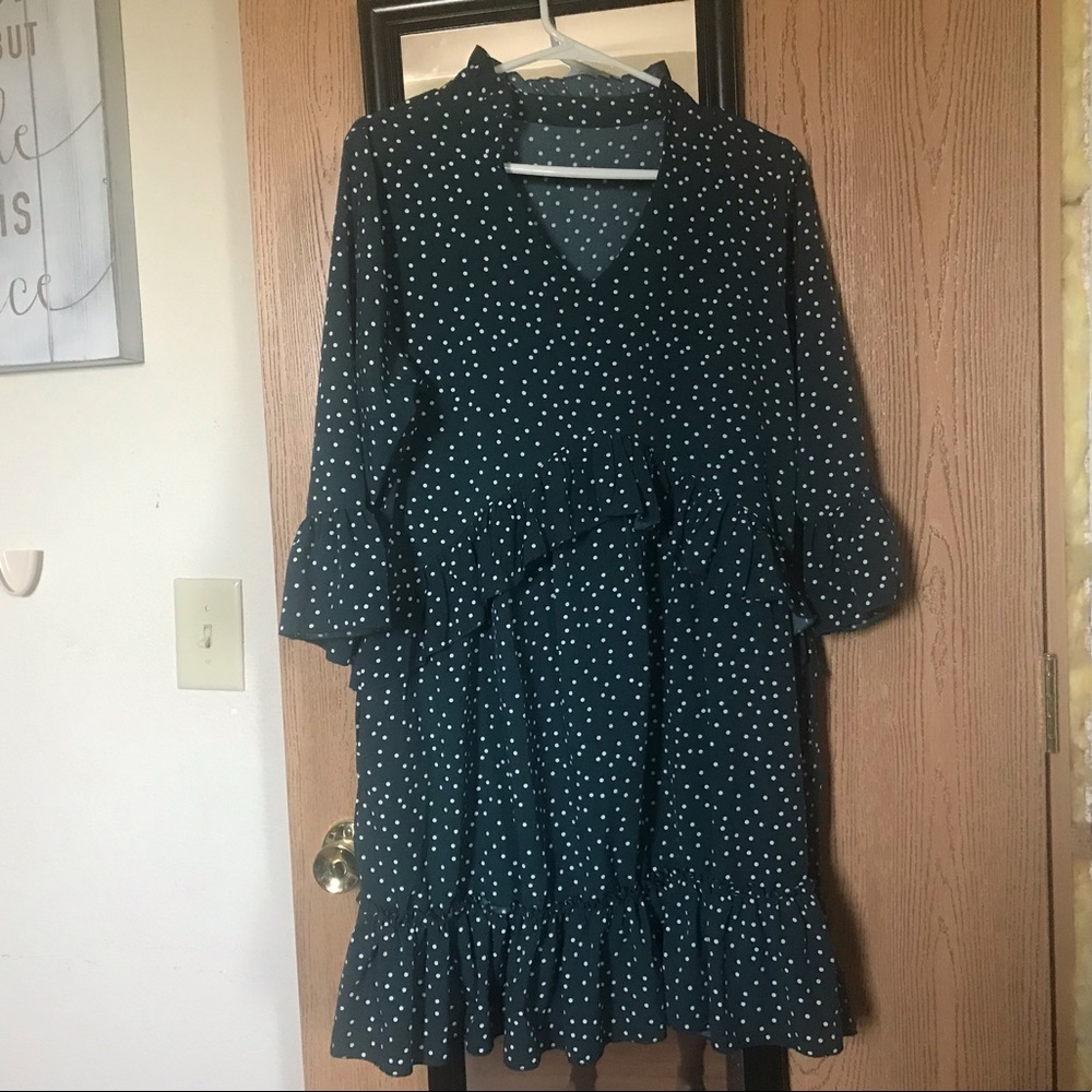 NWOT Dark green polka dot ruffle casual dress